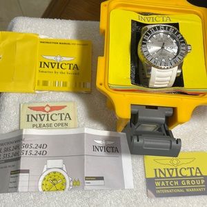 Men’s Invicta Watch with white Silicone strap, water resistant up to 200m.